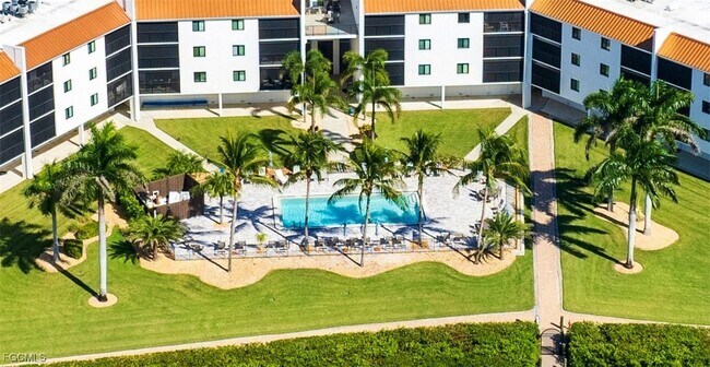 Building Photo - 226 3rd St W