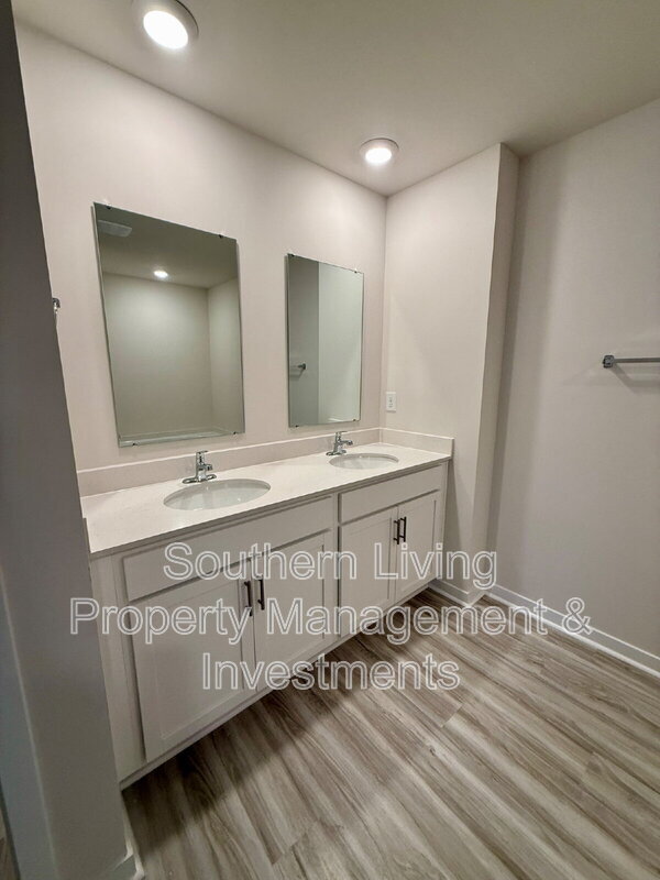 Building Photo - 12027 Zazu Wy