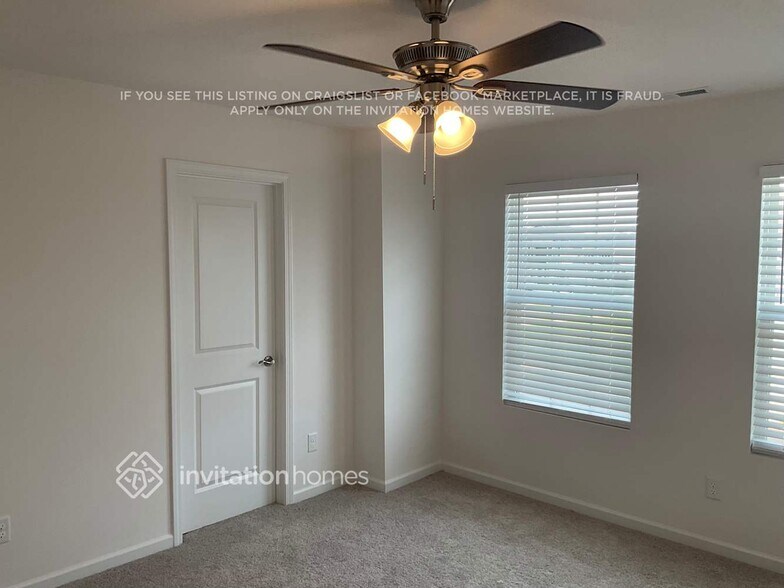 Building Photo - 3800 Lantern Ln