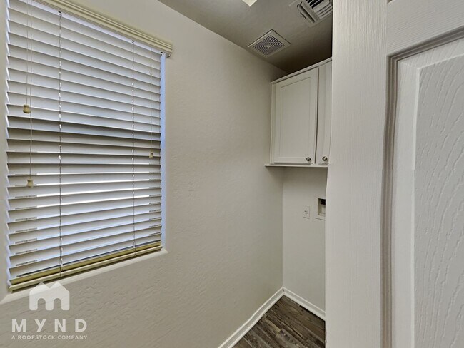 Building Photo - 2507 N 148th Dr