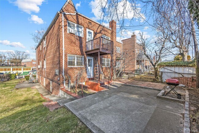 Building Photo - 200-04 39th Ave