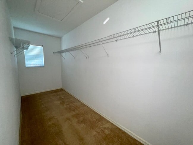 Building Photo - MOVE IN MARCH! Charming 2 Beds 2.5 Bath Townhome! 2 MASTER SUITES! Attached one car garage!! Extr...