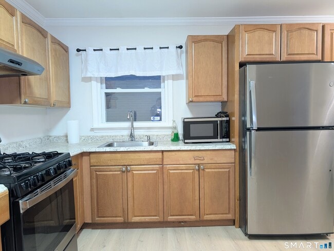 Building Photo - 186 Marigold Ave