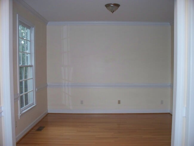 Building Photo - 2005 Templeton Gap Dr