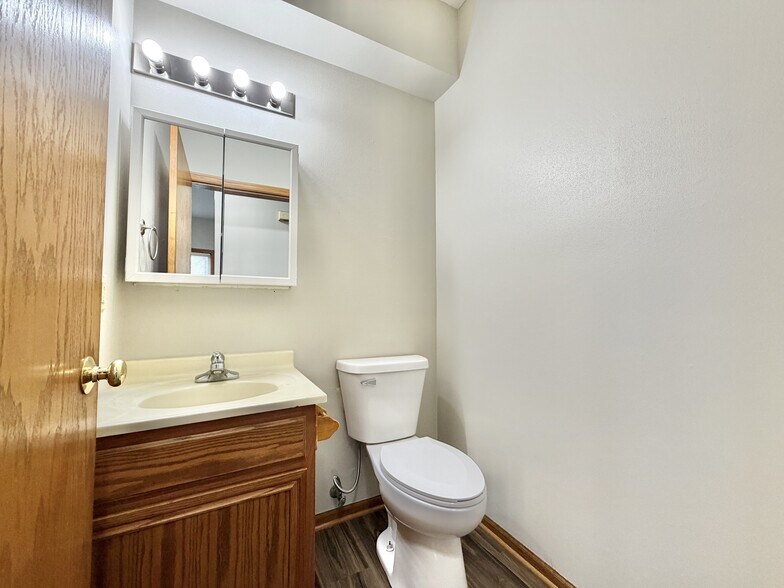 Building Photo - 17 Elliott St