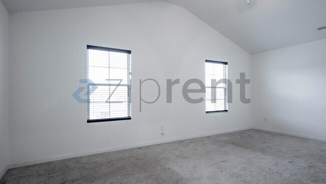 Building Photo - Unit