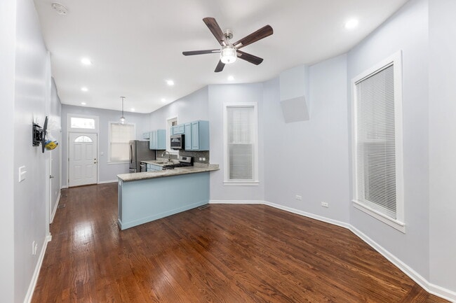 Building Photo - 6543 S Drexel Ave