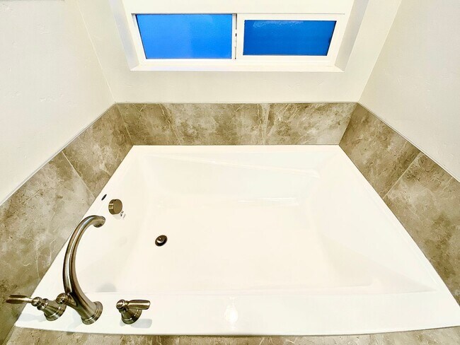 Building Photo - Beautiful 4 Bedroom, 4 Car Garage With Small Trailer Parking in Star - Available NOW