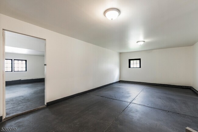 Building Photo - 68 Trenton Ave