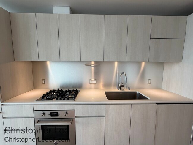 Building Photo - 338 Potrero Ave