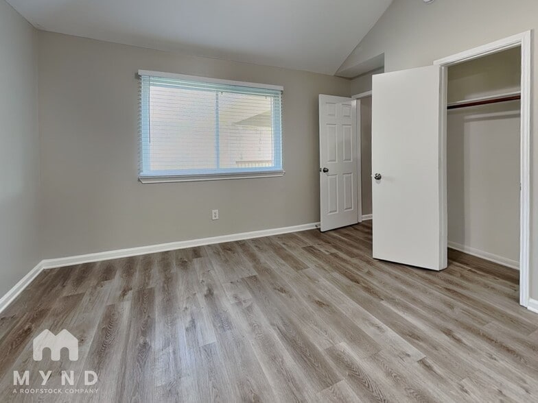 Building Photo - 19806 Azalea Valley Dr