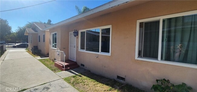 Building Photo - 8424 Beechwood Ave