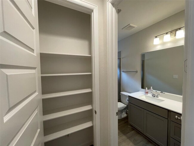 Building Photo - 115 Savory Saute Dr