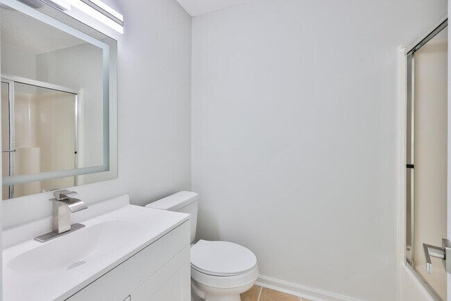 Building Photo - 2914 Temperance Dr