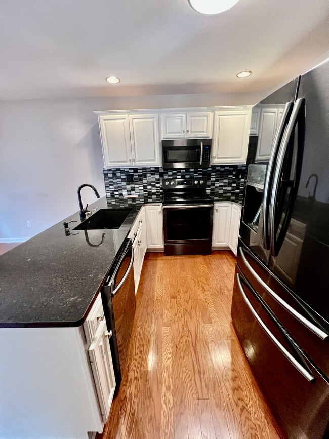 Building Photo - 171 Windwood Dr