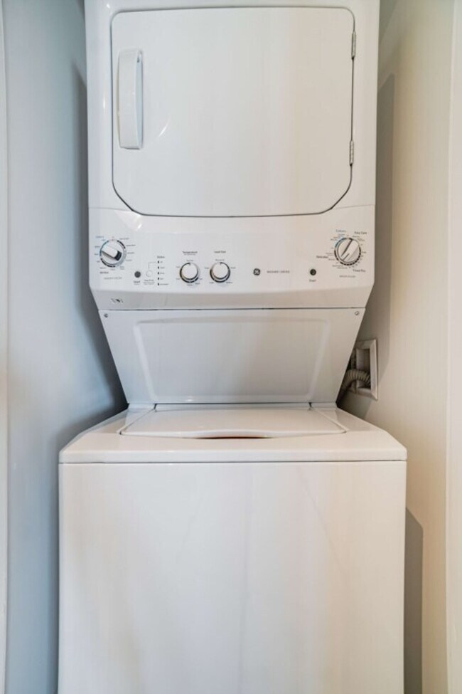 Building Photo - 4112 Jimmy Buffett Mem Hwy