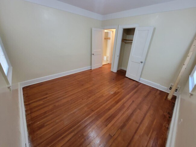 Building Photo - 489 Quinnipiac Ave