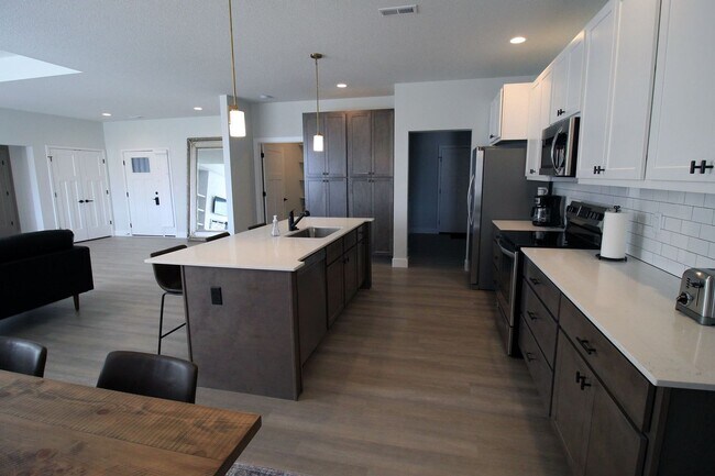 Building Photo - 2655 S Muirfield Pl