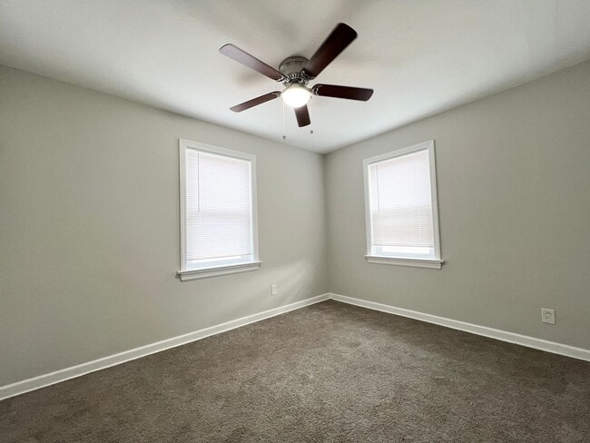 Building Photo - 1465 W Duchesne Dr