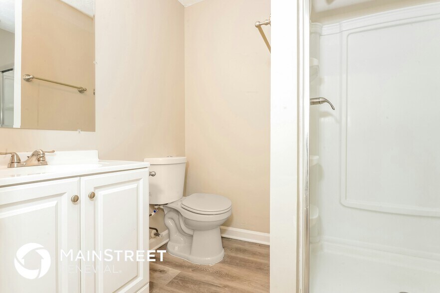 Building Photo - 8150 Flamingo Dr