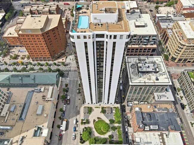 Building Photo - 1625 Larimer St