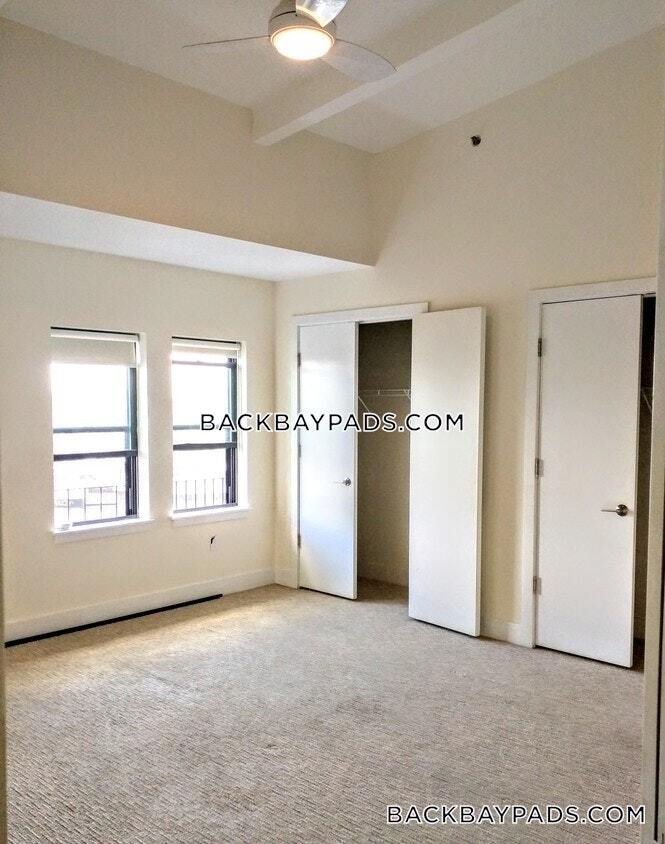 Building Photo - 1126 Boylston St