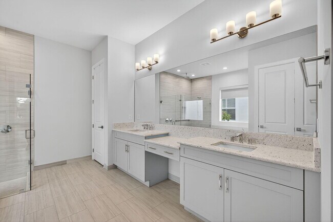 Building Photo - 9901 Regency Wy