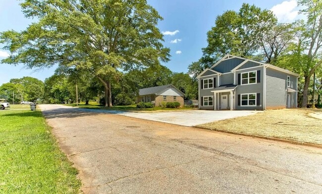 Building Photo - Brand New 3/2.5 Duplex Available Now!