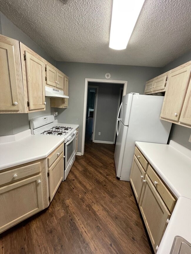 Building Photo - 322 Sagewood Dr