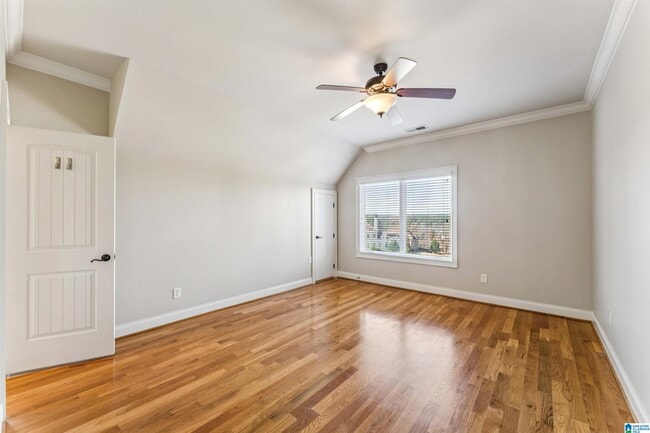 Building Photo - 2005 Lake Heather Dr