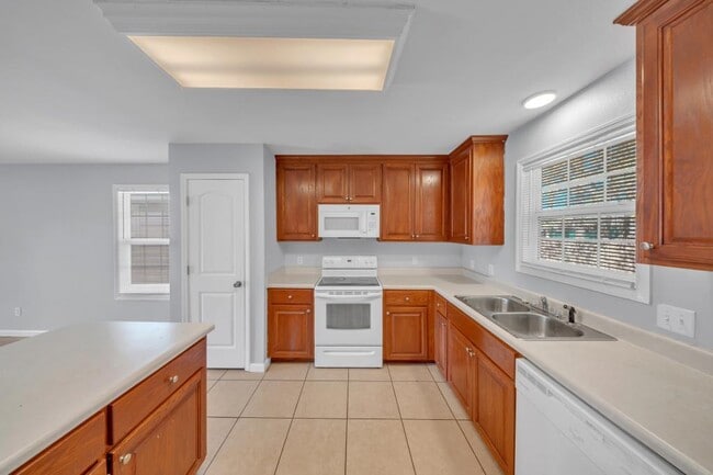 Building Photo - 5086 Greyfield Pl N