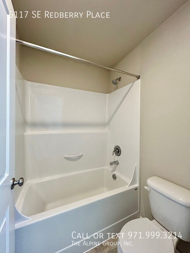 Building Photo - 5117 SE Redberry Pl