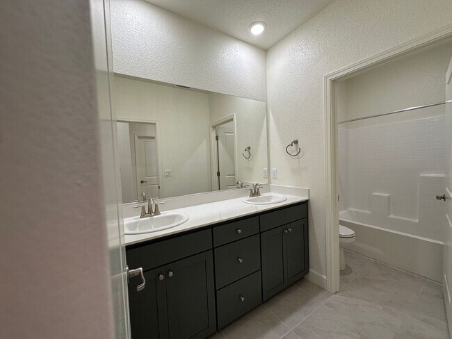 Building Photo - Gorgeous 5 Ridges Home with Spectacular Mountain Views!