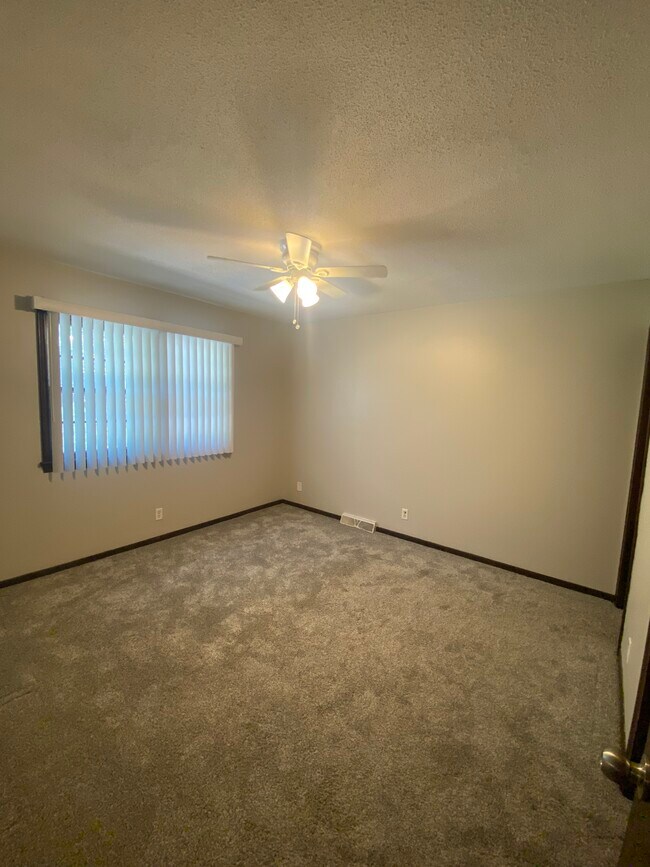 Building Photo - 3107 N 95th St