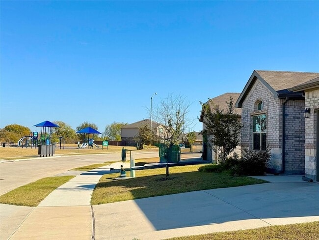 Building Photo - 309 Crowfoot Dr