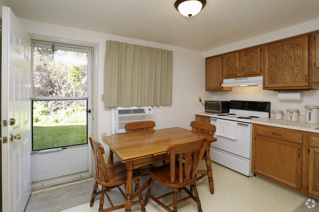 2BR - Kitchen - Colony East Townhomes