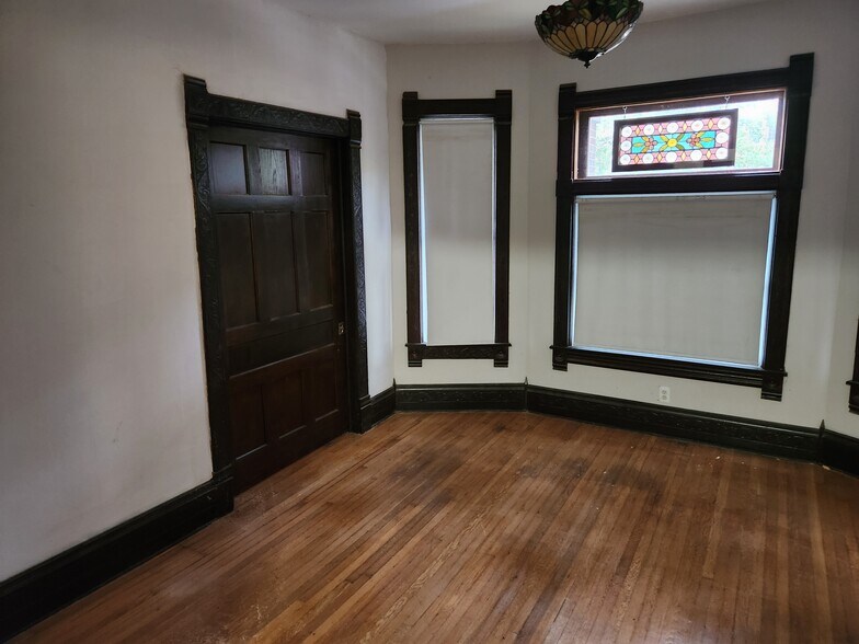 Living Room - 389 W Grand Blvd
