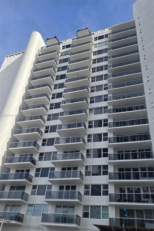 Building Photo - 3180 S Ocean Dr