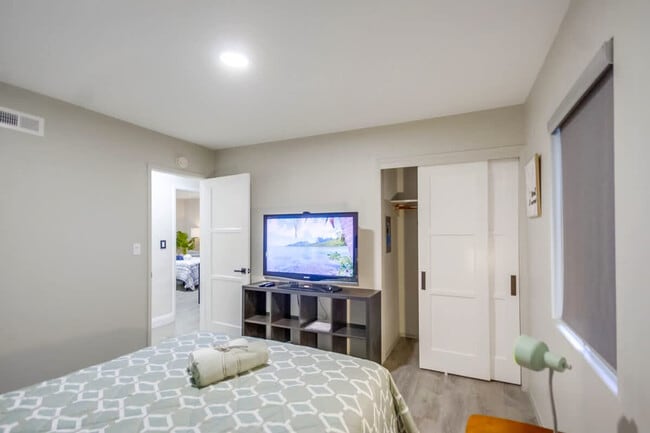 Building Photo - 5551 Churchward St