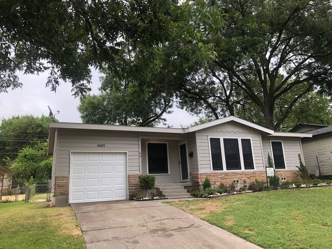 Building Photo - Beautiful Cottage newly remodel!! LOVE thi...