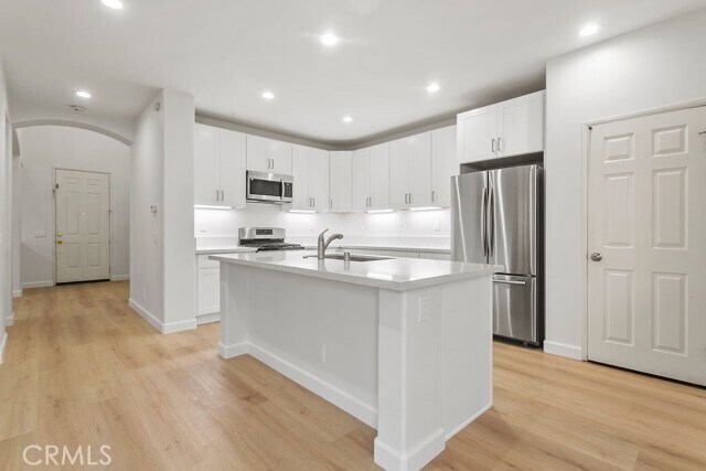 Building Photo - 19 Mineral King