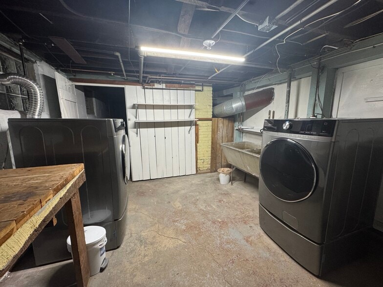 Building Photo - 2516 S Brisbane Ave