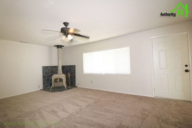 Building Photo - 21627 7 Lakes Rd