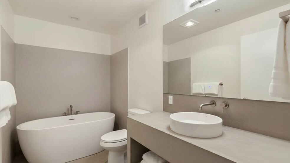 Building Photo - 5111 Ravenna Ave NE