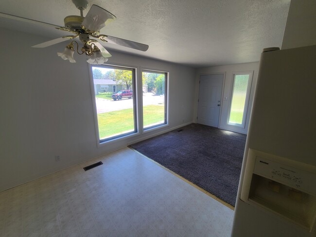 Primary Photo - 117 Ranch Dr