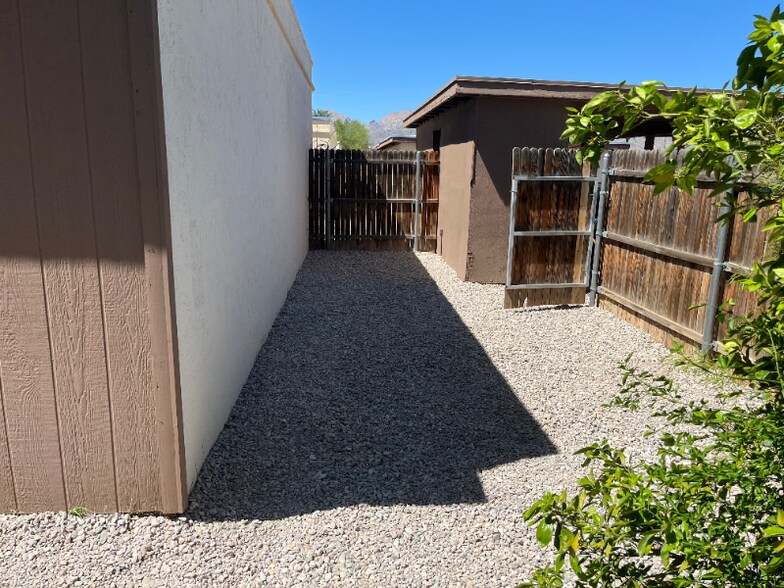Building Photo - 3530 N Tucson Blvd
