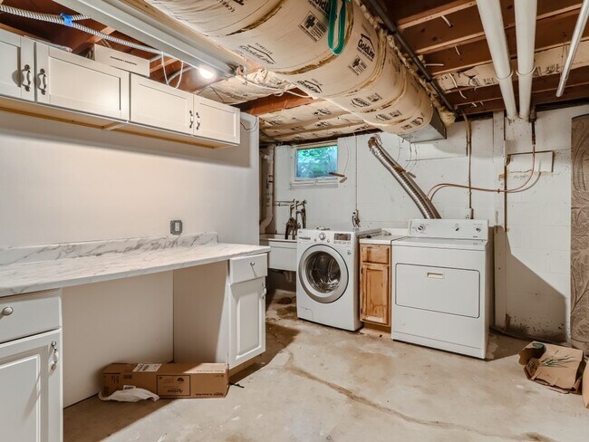 Building Photo - 8840 Morris Rd