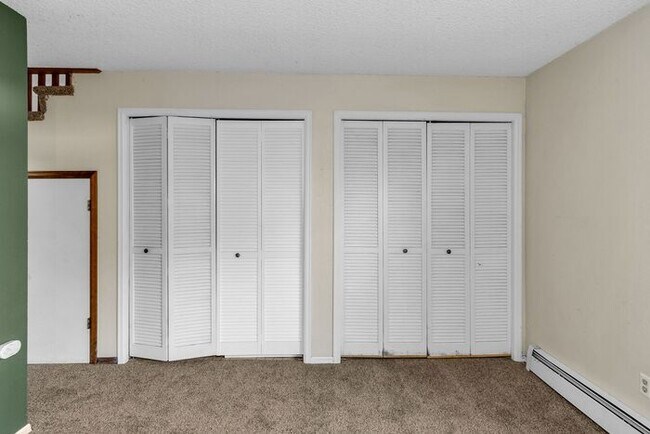 Building Photo - Wonderful 3 Bedroom Townhouse in Cedar Terrace
