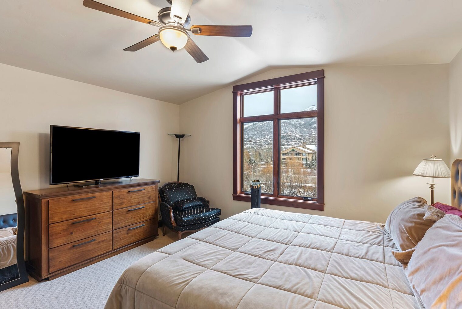 Building Photo - 313 Majestic Cir