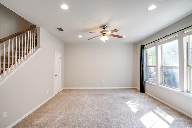 Building Photo - 7220 Wyoming Springs Dr